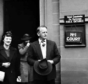 Betty Searle and Rupert Lockwood at the Royal Commission on Espionage, 1955.